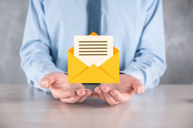 E- posta ve kullanıcı simgesi, imza, sembol pazarlama ya da bülten konsepti, diyagram. E- posta gönderme. Posta ve SMS pazarlama kavramı. İş dünyasında doğrudan satış şeması. E- posta için istemci listesi