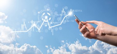 Elde tutulan satış verileri ve ekonomik büyüme grafiği. İş planlama ve strateji. Takas ticareti analiz ediliyor. Finansal ve bankacılık. Teknoloji dijital pazarlama. Kâr ve büyüyen plan.