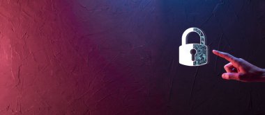 Siber güvenlik ağı. Asma kilit simgesi ve internet teknolojisi ağı. Kişisel bilgileri ve sanal arayüzü koruyan bir iş adamı. Veri koruma gizlilik kavramı. GDPR. AB. Dijital suç.