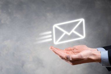 E-posta pazarlama ve bülten konsepti. Haber bülteni e-postası ile bizimle irtibata geçin ve kişisel bilgilerinizi posta konseptinden koruyun. İş dünyasındaki doğrudan satışların şeması. E- posta için istemci listesi