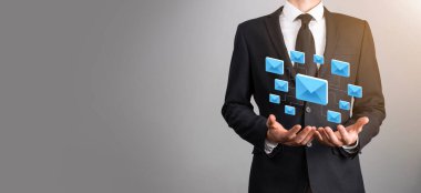 E- posta ve kullanıcı simgesi, imza, sembol pazarlama ya da bülten konsepti, diyagram. E- posta gönderme. Posta ve SMS pazarlama kavramı. İş dünyasında doğrudan satış şeması. E- posta için istemci listesi