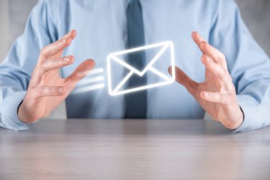 E-posta pazarlama ve bülten konsepti. Haber bülteni e-postası ile bizimle irtibata geçin ve kişisel bilgilerinizi posta konseptinden koruyun. İş dünyasındaki doğrudan satışların şeması. E- posta için istemci listesi