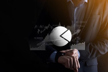 İş geliştirme, finansal plan ve strateji. Maliye grafiği ve piyasa çizelgesi yatırımlarının analizi. Dijital ekonomi değişimi. Geliştirme ve büyüyen büyüme planı. Piyasa yatırımları. Bankacılık