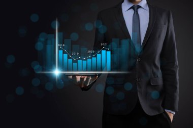 İş geliştirme, finansal plan ve strateji. Maliye grafiği ve piyasa çizelgesi yatırımlarının analizi. Dijital ekonomi değişimi. Geliştirme ve büyüyen büyüme planı. Piyasa yatırımları. Bankacılık