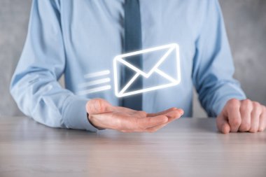 E-posta pazarlama ve bülten konsepti. Haber bülteni e-postası ile bizimle irtibata geçin ve kişisel bilgilerinizi posta konseptinden koruyun. İş dünyasındaki doğrudan satışların şeması. E- posta için istemci listesi
