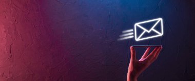 E-posta pazarlama ve bülten konsepti. Haber bülteni e-postası ile bizimle irtibata geçin ve kişisel bilgilerinizi posta konseptinden koruyun. İş dünyasındaki doğrudan satışların şeması. E- posta için istemci listesi