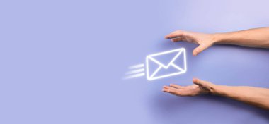 E-posta pazarlama ve bülten konsepti. Haber bülteni e-postası ile bizimle irtibata geçin ve kişisel bilgilerinizi posta konseptinden koruyun. İş dünyasındaki doğrudan satışların şeması. E- posta için istemci listesi