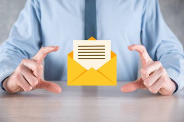 E- posta ve kullanıcı simgesi, imza, sembol pazarlama ya da bülten konsepti, diyagram. E- posta gönderme. Posta ve SMS pazarlama kavramı. İş dünyasında doğrudan satış şeması. E- posta için istemci listesi