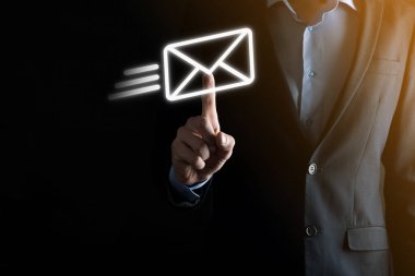 E-posta pazarlama ve bülten konsepti. Haber bülteni e-postası ile bizimle irtibata geçin ve kişisel bilgilerinizi posta konseptinden koruyun. İş dünyasındaki doğrudan satışların şeması. E- posta için istemci listesi