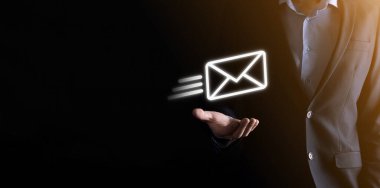 E-posta pazarlama ve bülten konsepti. Haber bülteni e-postası ile bizimle irtibata geçin ve kişisel bilgilerinizi posta konseptinden koruyun. İş dünyasındaki doğrudan satışların şeması. E- posta için istemci listesi