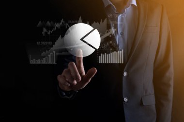 İş geliştirme, finansal plan ve strateji. Maliye grafiği ve piyasa çizelgesi yatırımlarının analizi. Dijital ekonomi değişimi. Geliştirme ve büyüyen büyüme planı. Piyasa yatırımları. Bankacılık