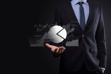 İş geliştirme, finansal plan ve strateji. Maliye grafiği ve piyasa çizelgesi yatırımlarının analizi. Dijital ekonomi değişimi. Geliştirme ve büyüyen büyüme planı. Piyasa yatırımları. Bankacılık