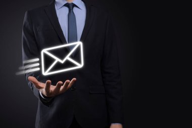 E-posta pazarlama ve bülten konsepti. Haber bülteni e-postası ile bizimle irtibata geçin ve kişisel bilgilerinizi posta konseptinden koruyun. İş dünyasındaki doğrudan satışların şeması. E- posta için istemci listesi
