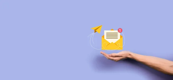 Zakenman Hand Holding Letter Icoon Mail Icons Neem Contact Met — Stockfoto