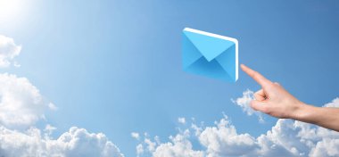 E-posta pazarlama ve bülten konsepti. Haber bülteni e-postası ile bizimle irtibata geçin ve kişisel bilgilerinizi posta konseptinden koruyun. İş dünyasındaki doğrudan satışların şeması. E- posta için istemci listesi