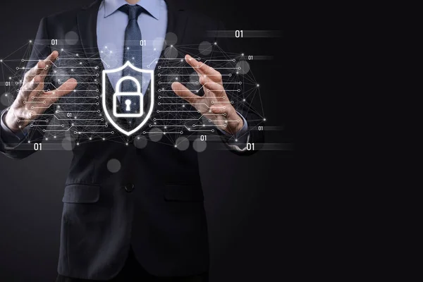 Schutz Netzwerk Sicherheitscomputer Und Sichern Sie Ihr Datenkonzept Geschäftsmann Hält — Stockfoto