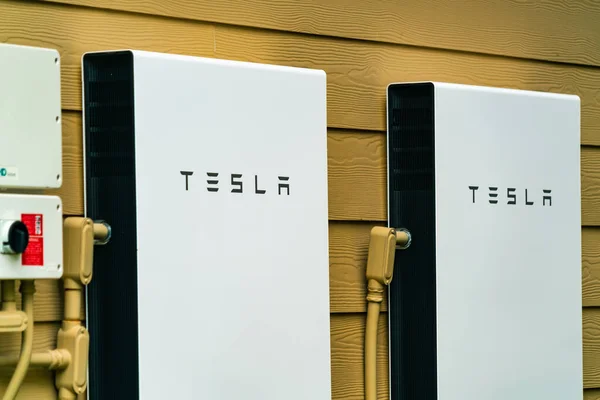 Tesla Powerwall bataryasının yakın çekim görüntüsü