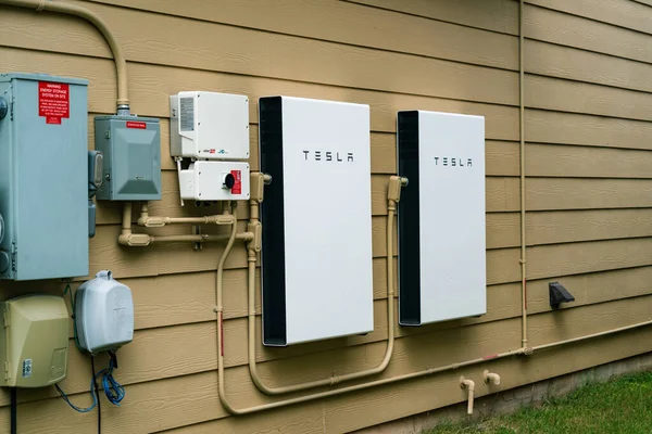 Tesla Powerwall bataryasının yakın çekim görüntüsü