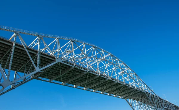 Pont Sur Rivière Dans Ville — Photo