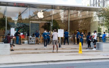 close-up shot of facade of apple store