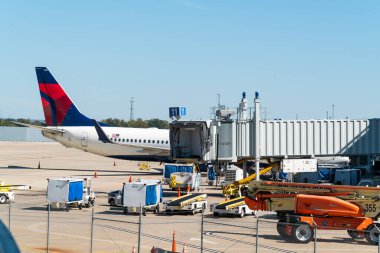 Havaalanı terminali, uçak, uçak