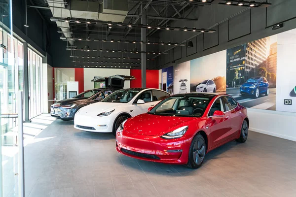 Austin, Teksas, ABD - 11 Kasım 2020: Tesla Motors şu anda Pond Springs 'in kuzeybatısında, TX