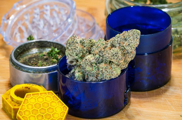Fleurs Cristallines Marijuana Cannabis Marché Boursier Prospère Avec Nouveaux Clients — Photo