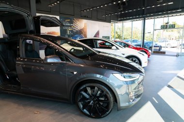 Austin, Teksas, ABD - 11 Kasım 2020: Tesla Motors şu anda Pond Springs 'in kuzeybatısında, TX