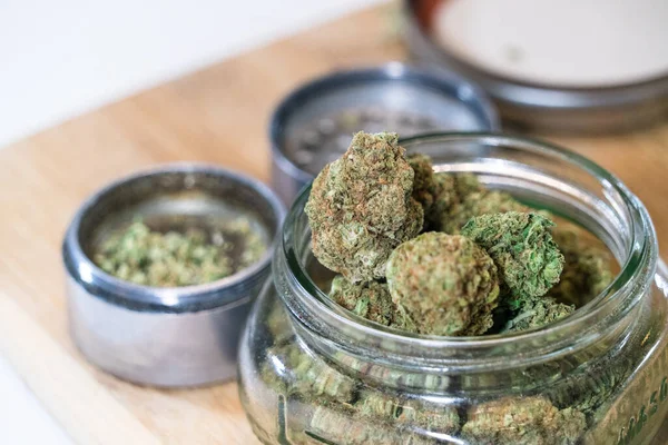 Crystally Flowers Marijuana Cannabis Stock Market Booms New Weed Customers — Stock Photo, Image
