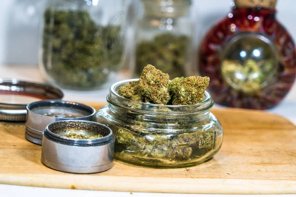 Kristallblumen Marihuana Cannabis Aktienmarkt Boomt Mit Neuen Unkrautkunden Und Expandiert — Stockfoto