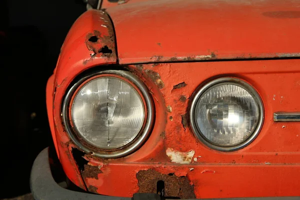 Detalhe Parte Frente Carro Clássico Negligenciado Capô Metal Pára Lamas — Fotografia de Stock