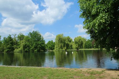 Prag 'daki rahatlama ve faaliyet alanı parkına 