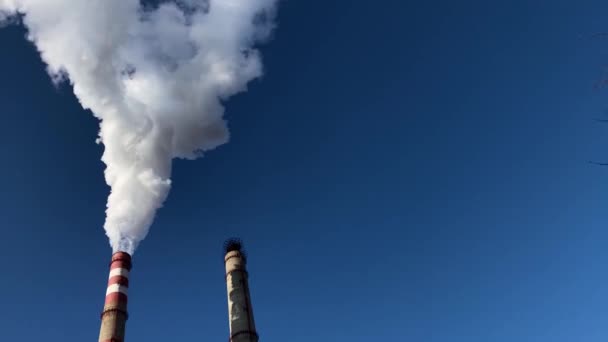 Thermische Energie Fabriek Schoorsteen Roken Lucht Luchtverontreiniging — Stockvideo