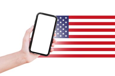 Beyaz ve Amerikan bayrağının arka planında akıllı telefon var..