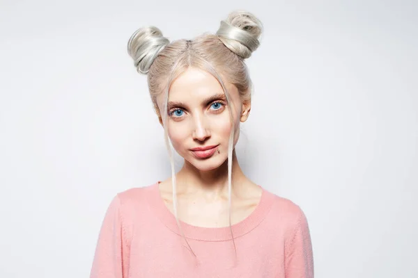 Studio Portrait Beauty Girl Blonde Hair Buns Pink Shirt White — Stockfoto