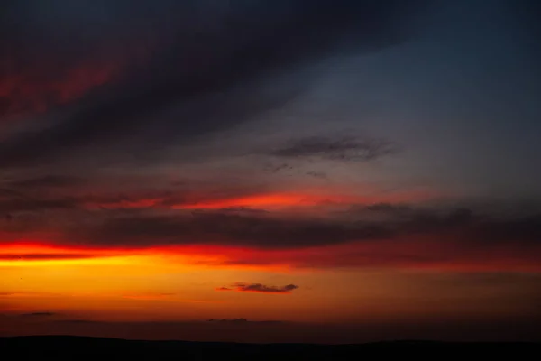 美丽的日落 乌云密布 自然背景 — 图库照片