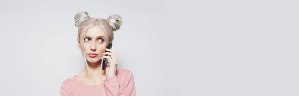Pretty Girl Hair Buns Talking Smartphone White Panoramic Banner — Stockfoto