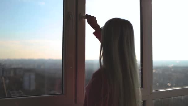 Back View Girl Opens Apartment Window Enjoying Beautiful Top View — Wideo stockowe