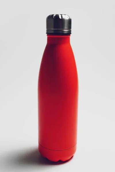 Close Reusable Eco Water Bottle Red White Studio Background — стоковое фото