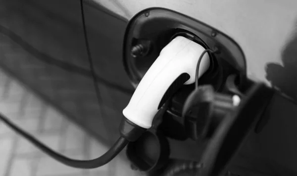 Plug Hybrid Car Charging Charge Station Home Black White Photo — Zdjęcie stockowe