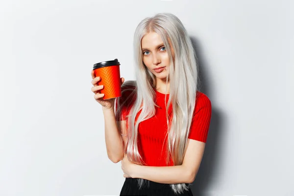 Studio Portrait Young Pretty Girl Blonde Hair Holding Paper Cup — Foto Stock