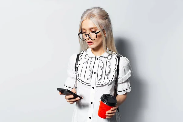 Studio Portrait Young Pretty Girl Blonde Hair Using Smartphone Holding — Fotografia de Stock