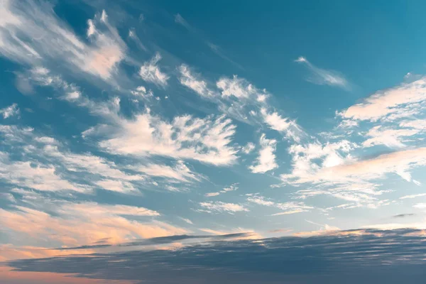 Hermoso Paisaje Cielo Nublado Con Nubes Esponjosas Fondo Natural — Foto de Stock