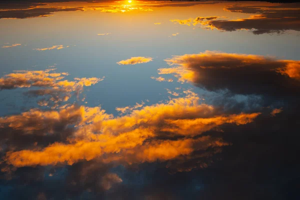 Paisaje Colorido Hermosa Puesta Sol Con Nubes Fondo Natural — Foto de Stock