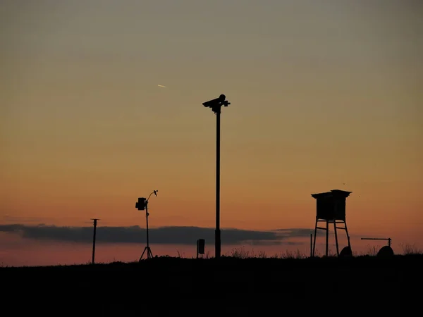 Meteorologische Instrumente Der Wetterstation Freien Bei Sonnenuntergang — Stockfoto