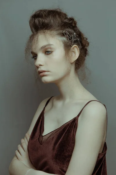 Retrato Arte Estilo Retro Uma Menina Bonita Com Cabelo Maquiagem — Fotografia de Stock