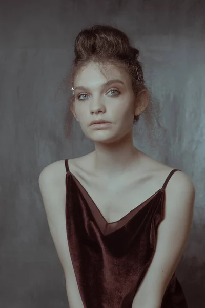 Retrato Arte Estilo Retro Uma Menina Bonita Com Cabelo Maquiagem — Fotografia de Stock