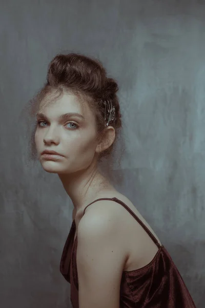 Retrato Arte Estilo Retro Uma Menina Bonita Com Cabelo Maquiagem — Fotografia de Stock