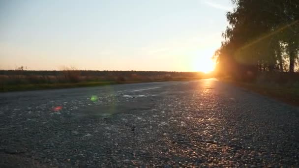 Close Asphalt Road Country Highway Field Temporada Otoño Atardecer Sol — Vídeos de Stock