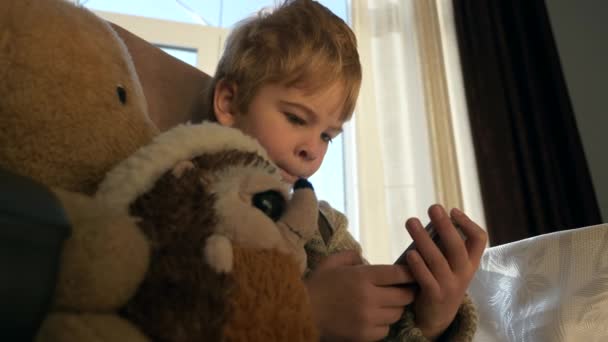 Kid Modern Gadget Boy Use Phone Watching Smartphone Internet Social — Wideo stockowe